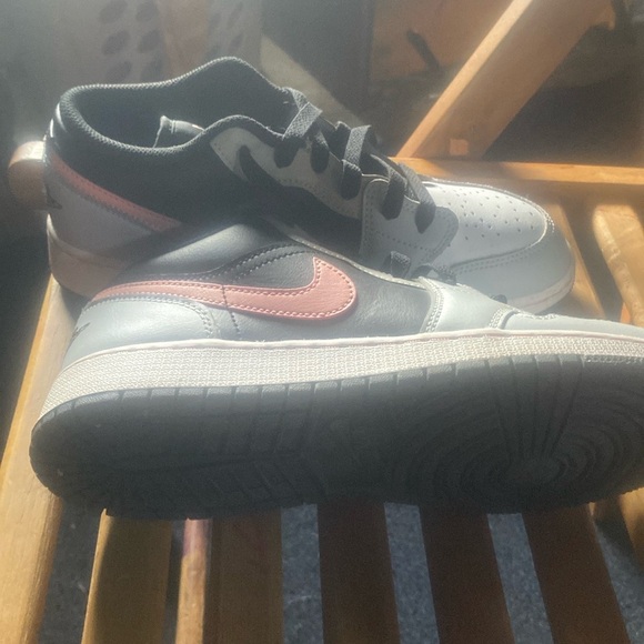 Air Jordon 1 Nike shoes 
Pink, Grey, Black - Picture 6 of 7